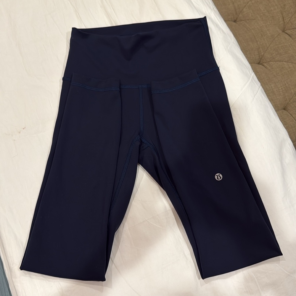 ♥️♥️♥️Authentic Lululemon Wunder Train Leggings in Navy♥️♥️♥️
